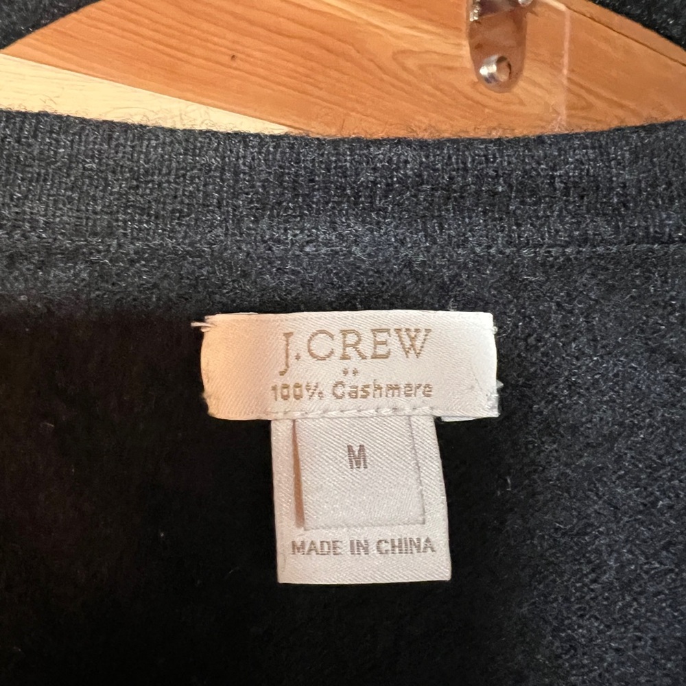 J. Crew Factory 💯% Cashmere Crewneck Black Sweater Size M - Picture 3 of 5